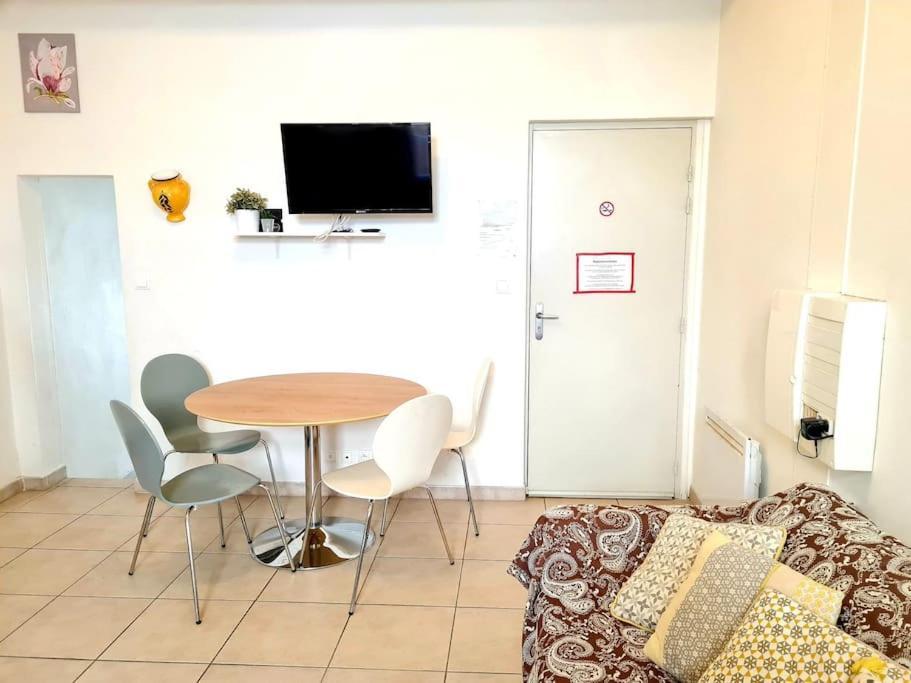 Appartement 4 Voyageurs Avec Terrasse - Wifi Carcassonne Exteriör bild